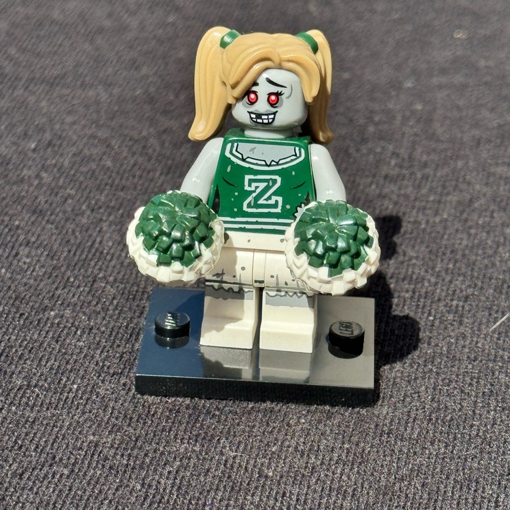 LEGO Zombie Cheerleader Minifigure with Green and Gray